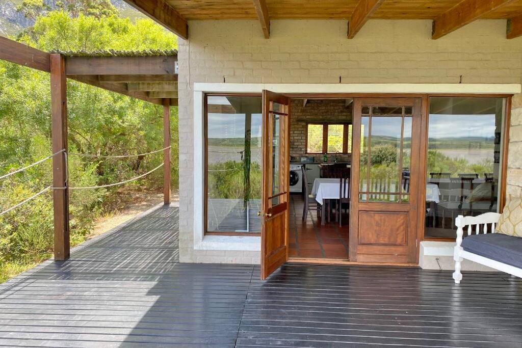 Lagoon View In Hermanus Bagian luar foto